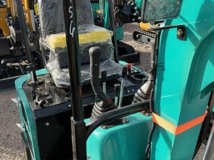 2025-cfg-qh12r-mini-excavator-image-7