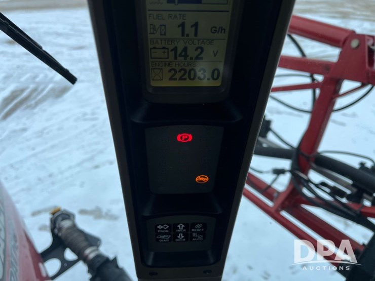 case-ih-patriot-3340-image-61