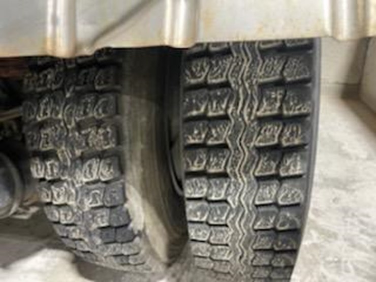 international-s1900-image-5