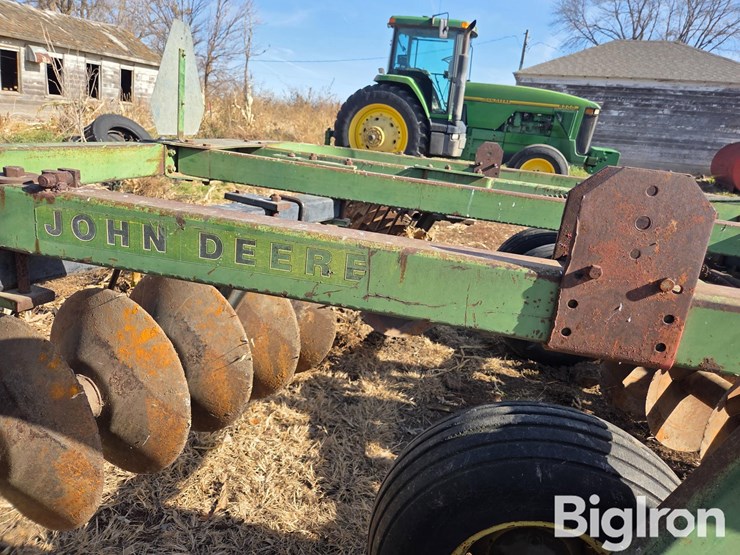 john-deere-210-image-17