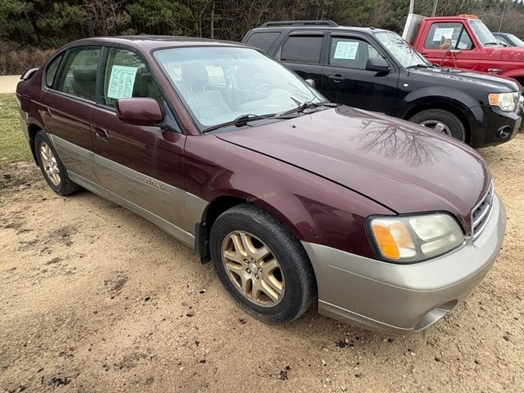 2001-subaru-outback-limited-car-image-3