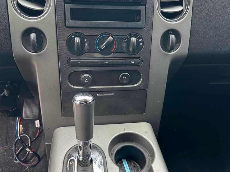 2005-ford-f150-image-22