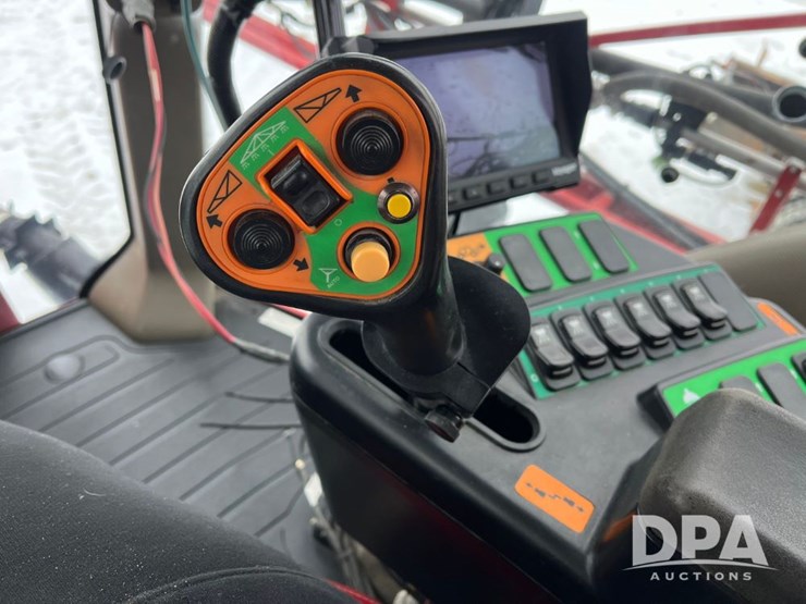 case-ih-patriot-3340-image-55