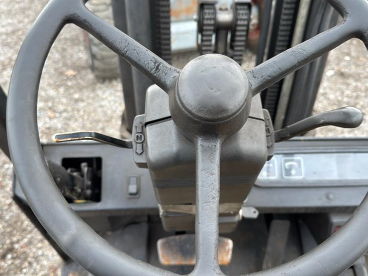 #1358-•-yale-forklift*-image-27