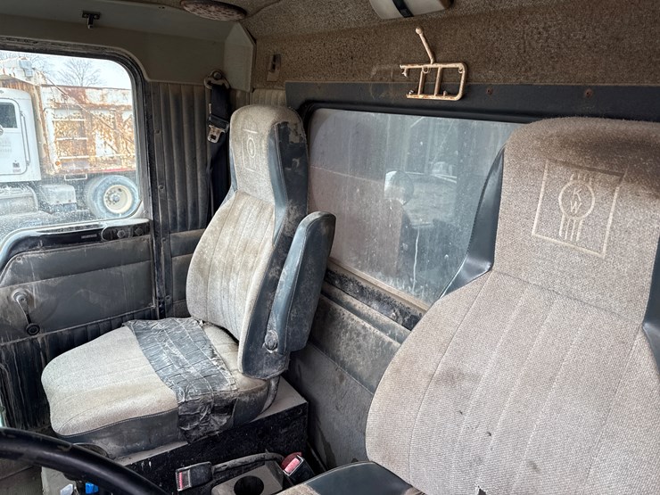 kenworth-t800-image-26