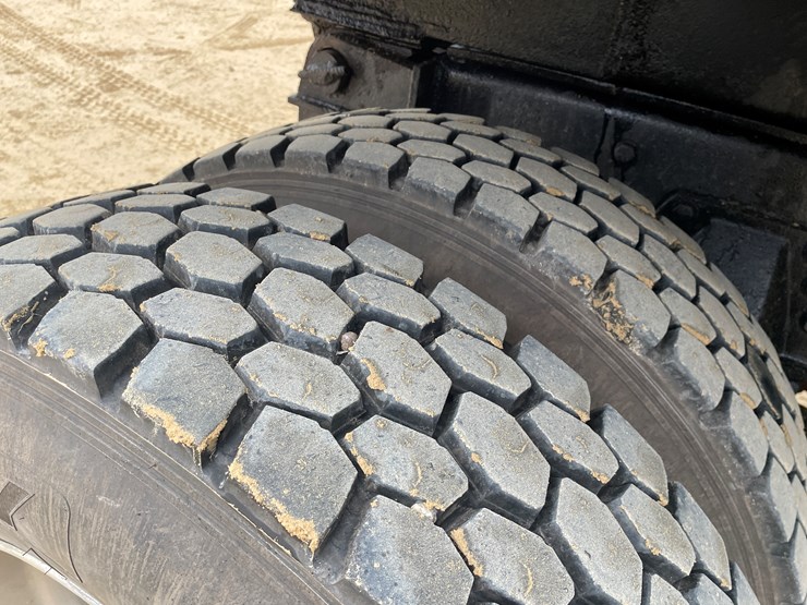 peterbilt-357-image-89