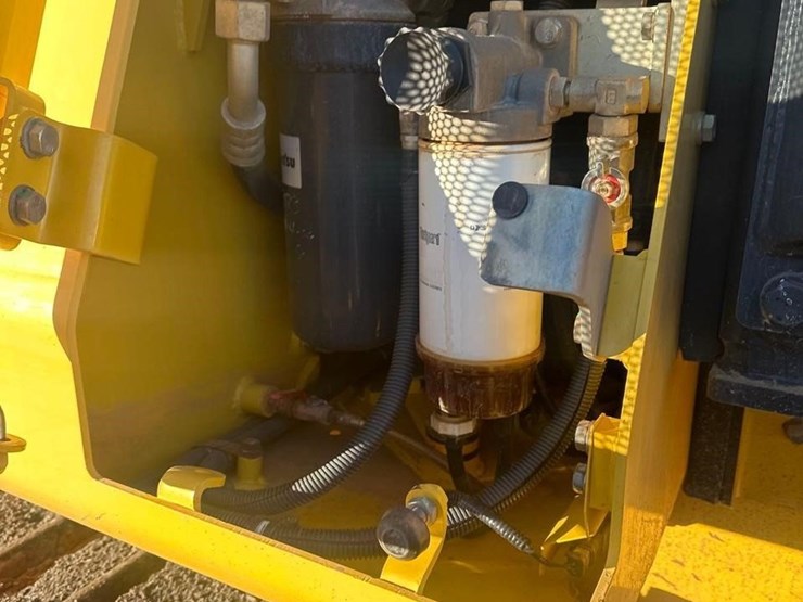 2019-komatsu-d51pxi-24-image-23