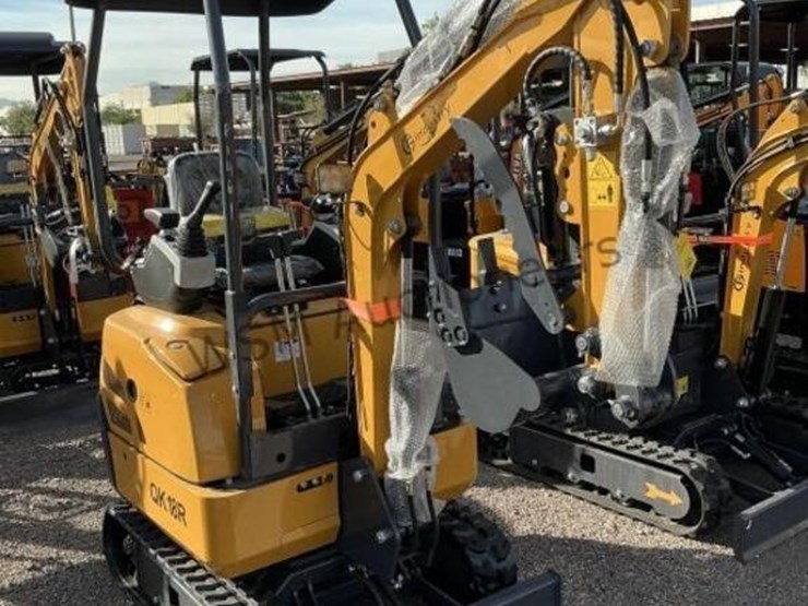 2025-cfg-qk18r-mini-excavator-image-1