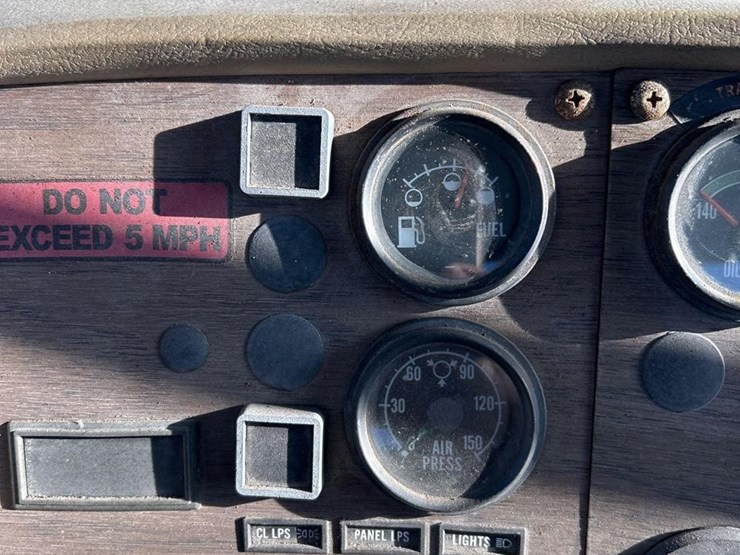 1981-caterpillar-3208-image-61