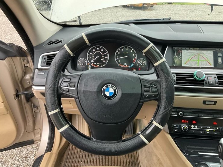 #2053-•-2010-bmw-550gt-car*-image-48