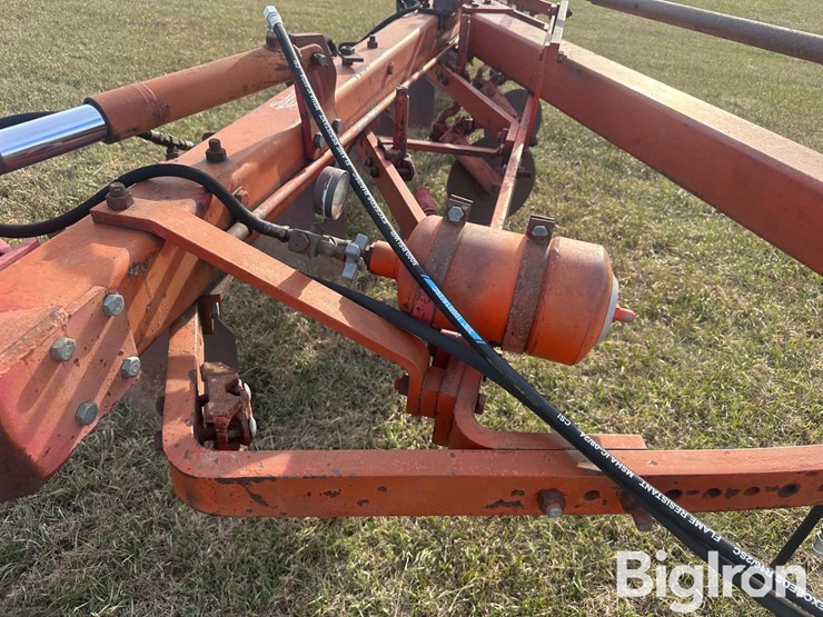 massey-ferguson-880-image-12