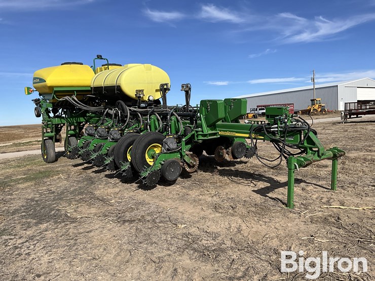 2013-john-deere-1770nt-image-3