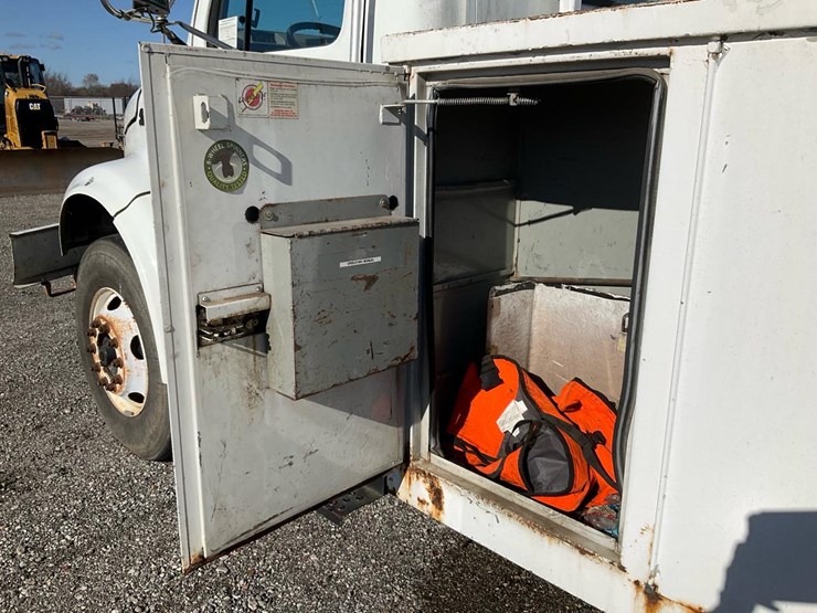 2001-international-4900-image-22