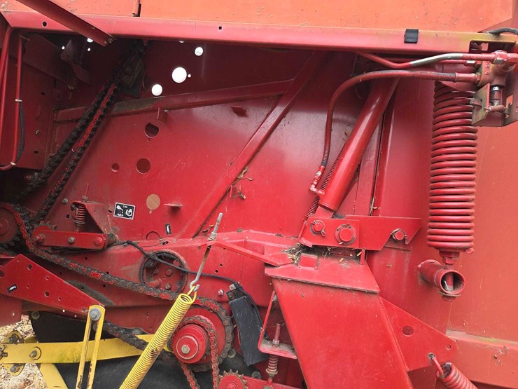 new-holland-664-image-15