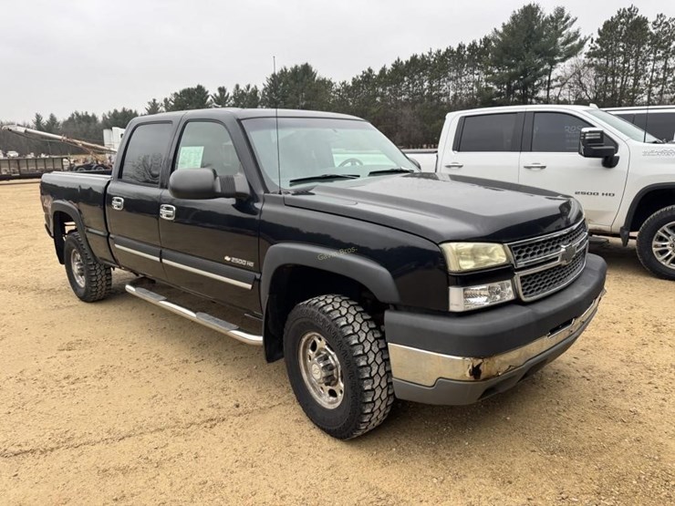 2005-chevy-silverado-2500-hd-pickup-image-3