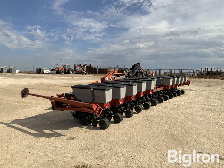 case-ih-1200-image-7