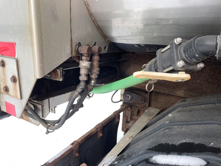 #1164-•-2004-sterling-plow-truck-(has-mn-title)-image-27