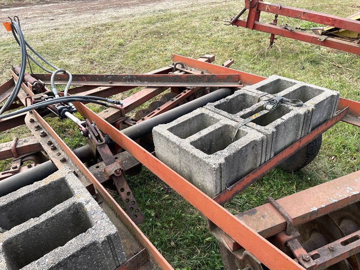 international-370-image-20