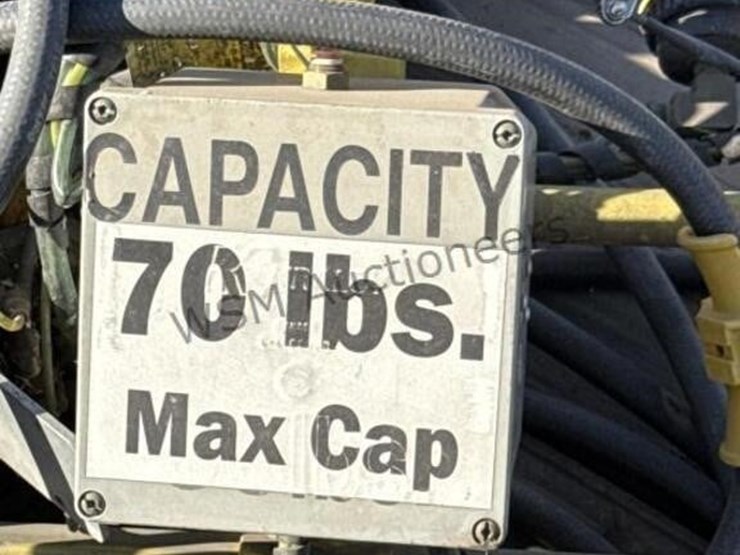 pallet-of-misc-vac-lift-equipment-image-9