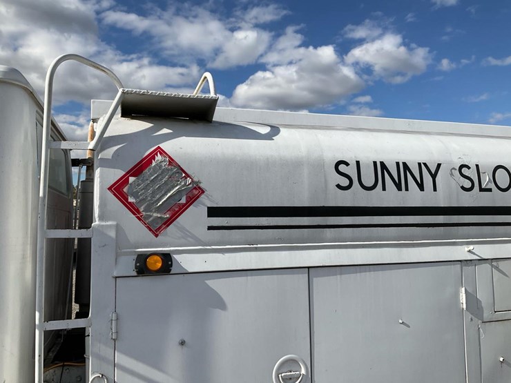 international-1854s-image-18