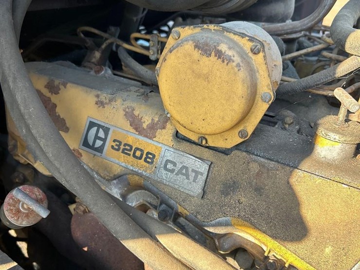 1981-caterpillar-3208-image-44