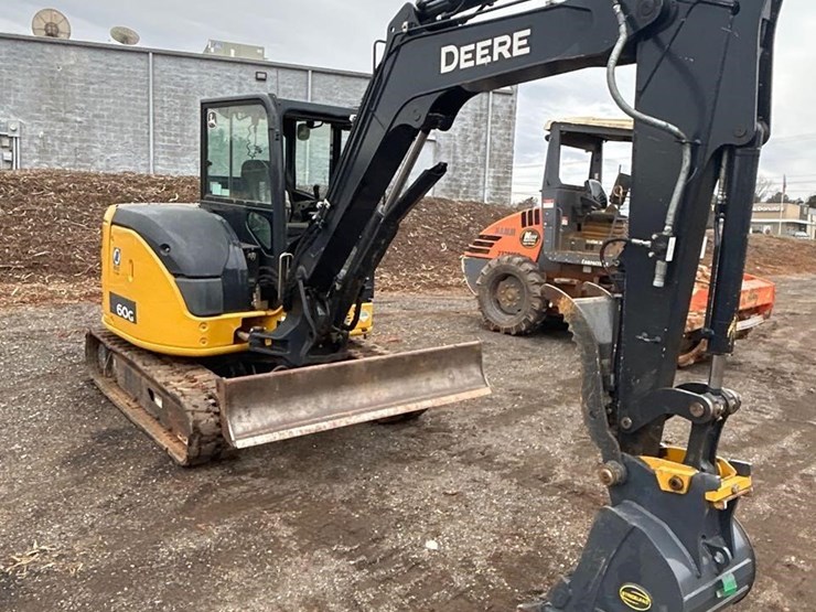 2029-deere-60g-image-2