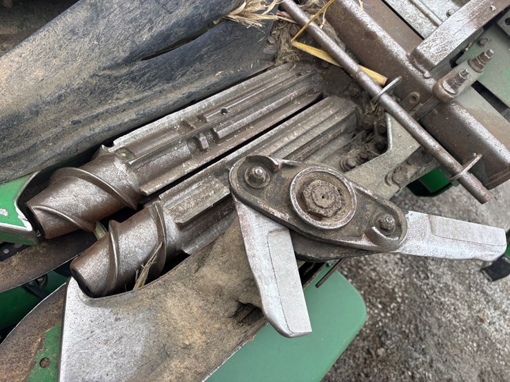 #1561-•-2022-john-deere-c12fc-image-4