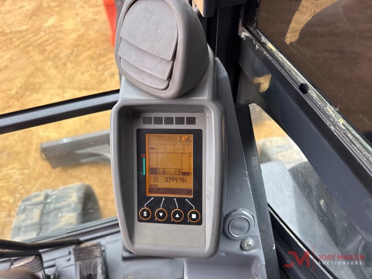 hitachi-zx55u-5a-image-23