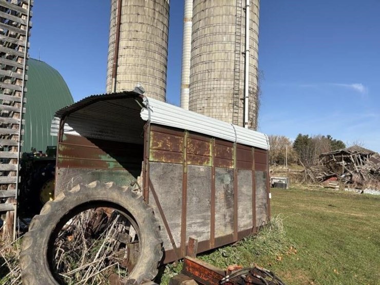 chopper-box-w/-misc.-scrap-&-contents-image-5