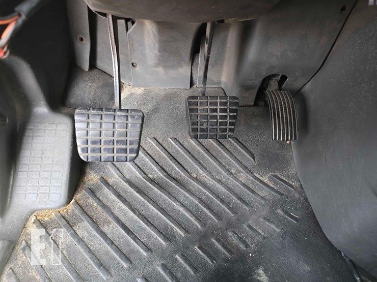 2013-international-prostar-image-34