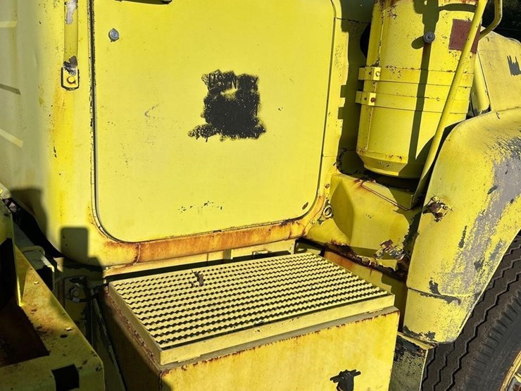 1981-caterpillar-3208-image-33