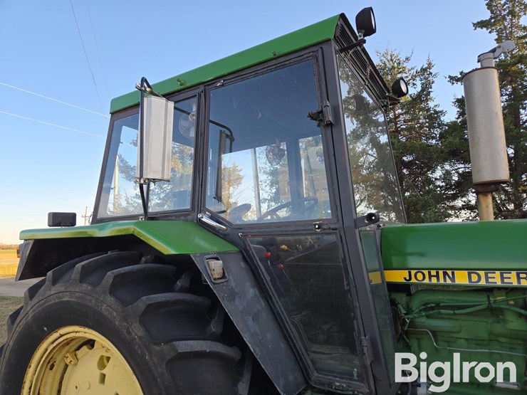 john-deere-3140-image-9