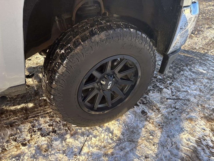 2017-chevrolet-1500-image-11