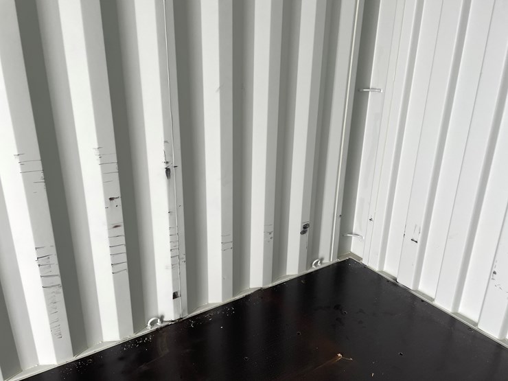 #106-•-20'-shipping-container-image-11
