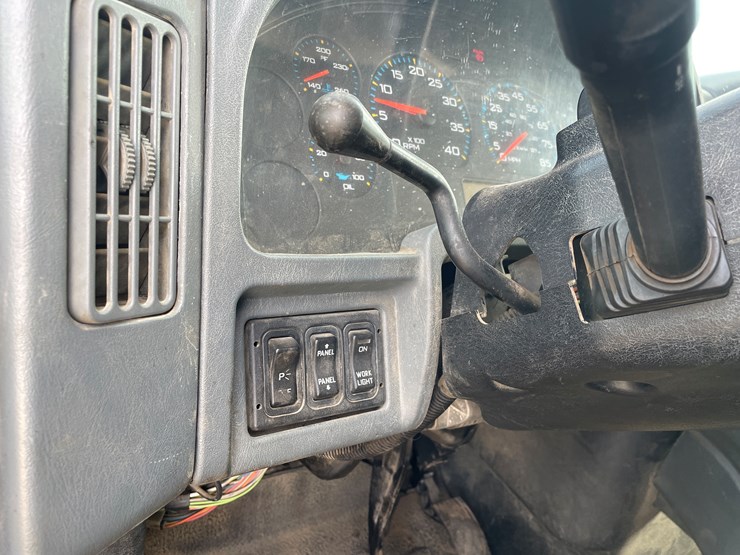 international-7400-image-37