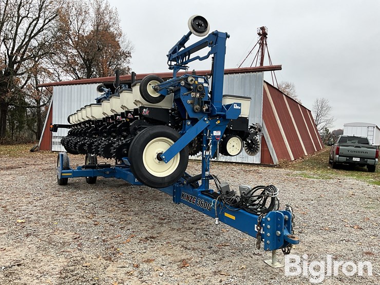 2012-kinze-3600-image-3