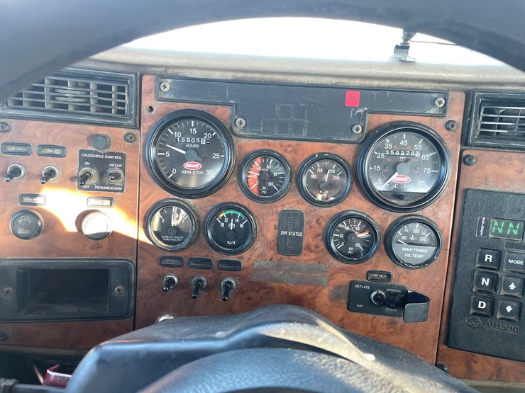 #1160-•-2008-peterbilt-pb335-hook-truck-(has-mn-title)-image-37
