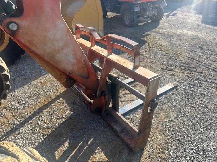 sky-trak-5028-image-3