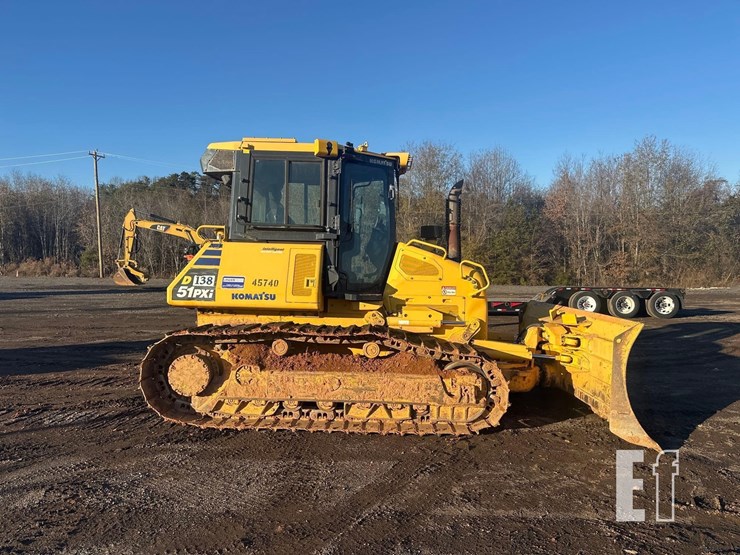 2019-komatsu-d51pxi-24-image-2