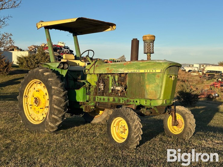 john-deere-4010-image-3