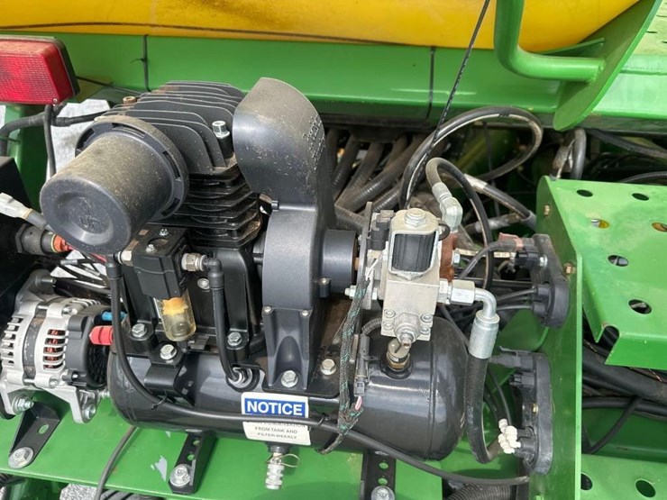 john-deere-1790-image-33