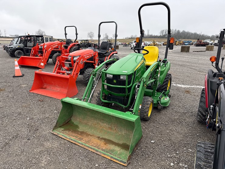 john-deere-1023e-image-1