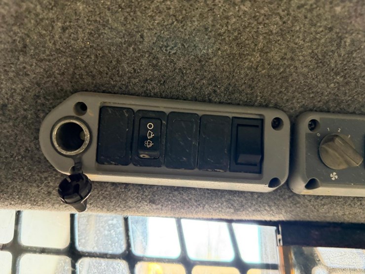 bobcat-t110-image-30