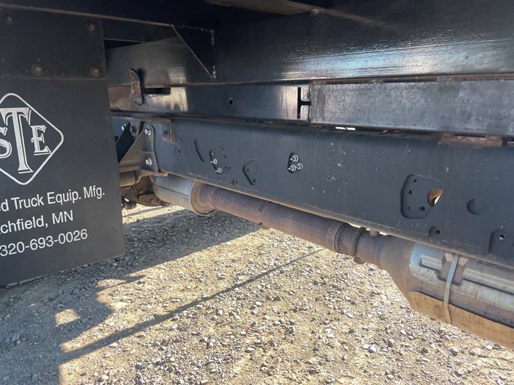 2010-ford-f550-image-12