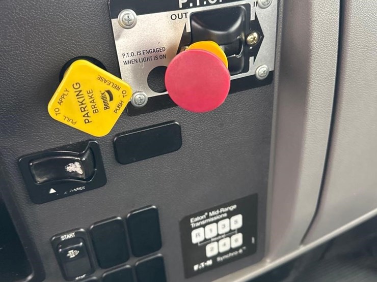 peterbilt-337-image-28