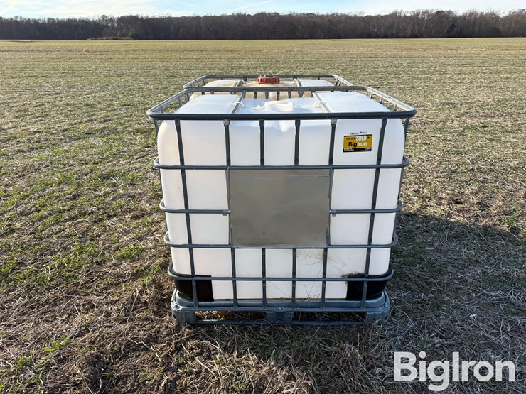 poly-265-gal-containers-image-2