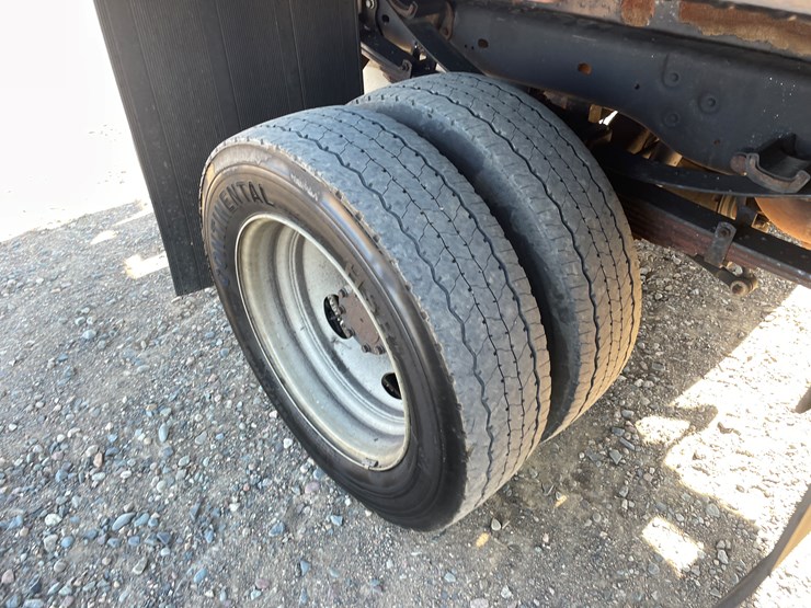 2010-ford-f550-image-14