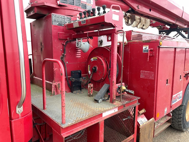 #1119-•-2009-freightliner-digger-derrick-(has-mn-title)-image-11