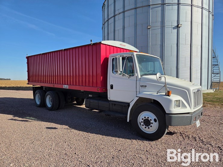 2003-freightliner-fl80-image-3