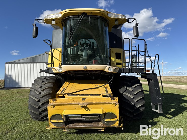 new-holland-cr960-image-2